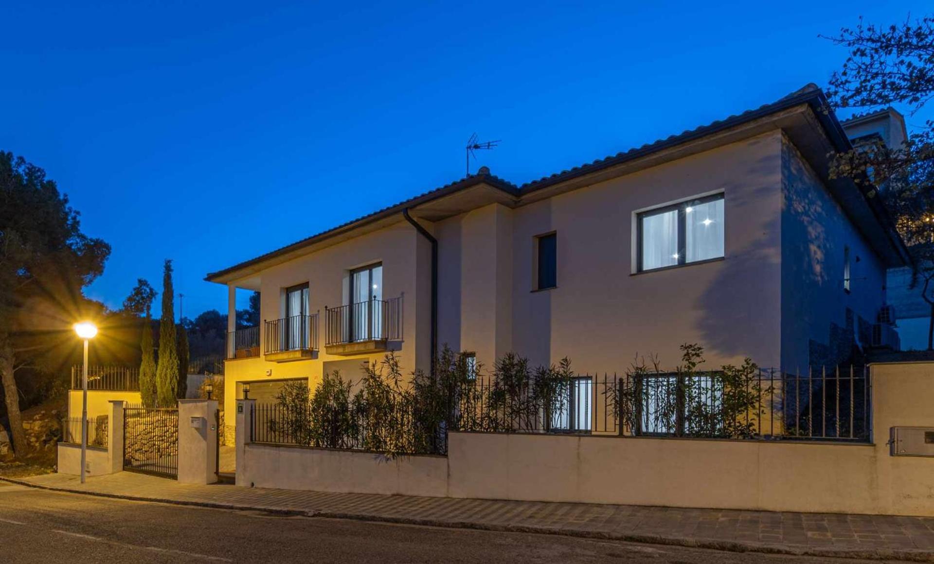 Jouvacations Villa Domenec Figueres  Bagian luar foto
