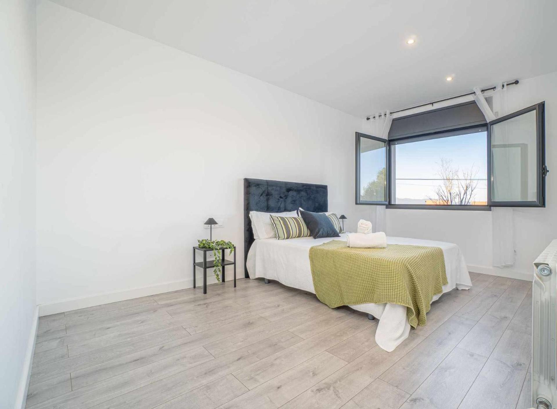 Jouvacations Villa Domenec Figueres  Bagian luar foto