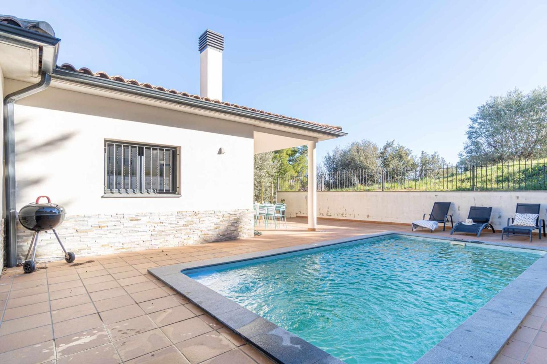 Jouvacations Villa Domenec Figueres  Bagian luar foto