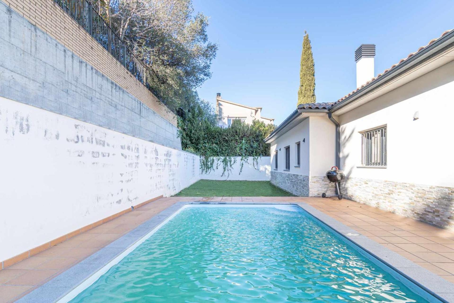 Jouvacations Villa Domenec Figueres  Bagian luar foto
