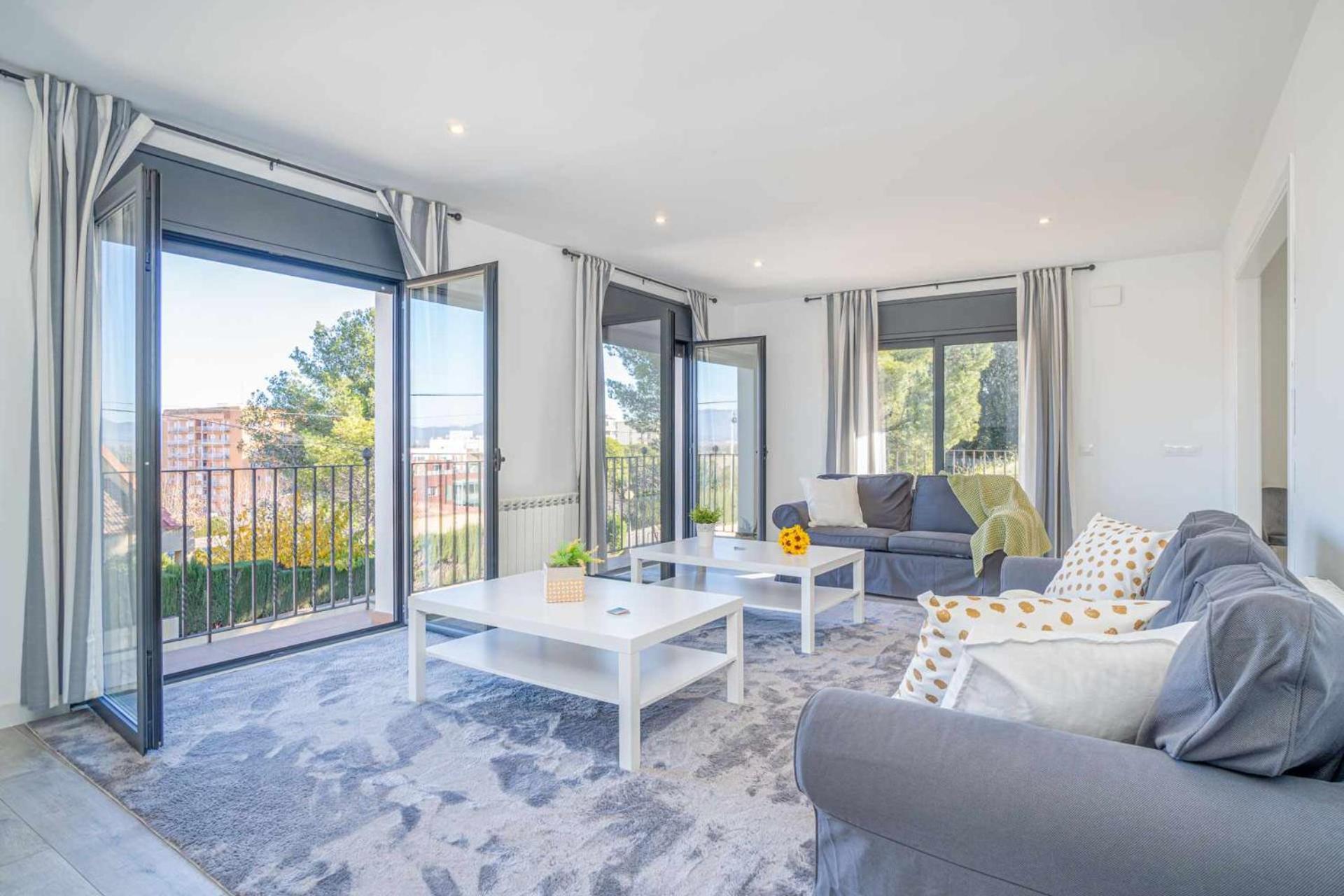 Jouvacations Villa Domenec Figueres  Bagian luar foto