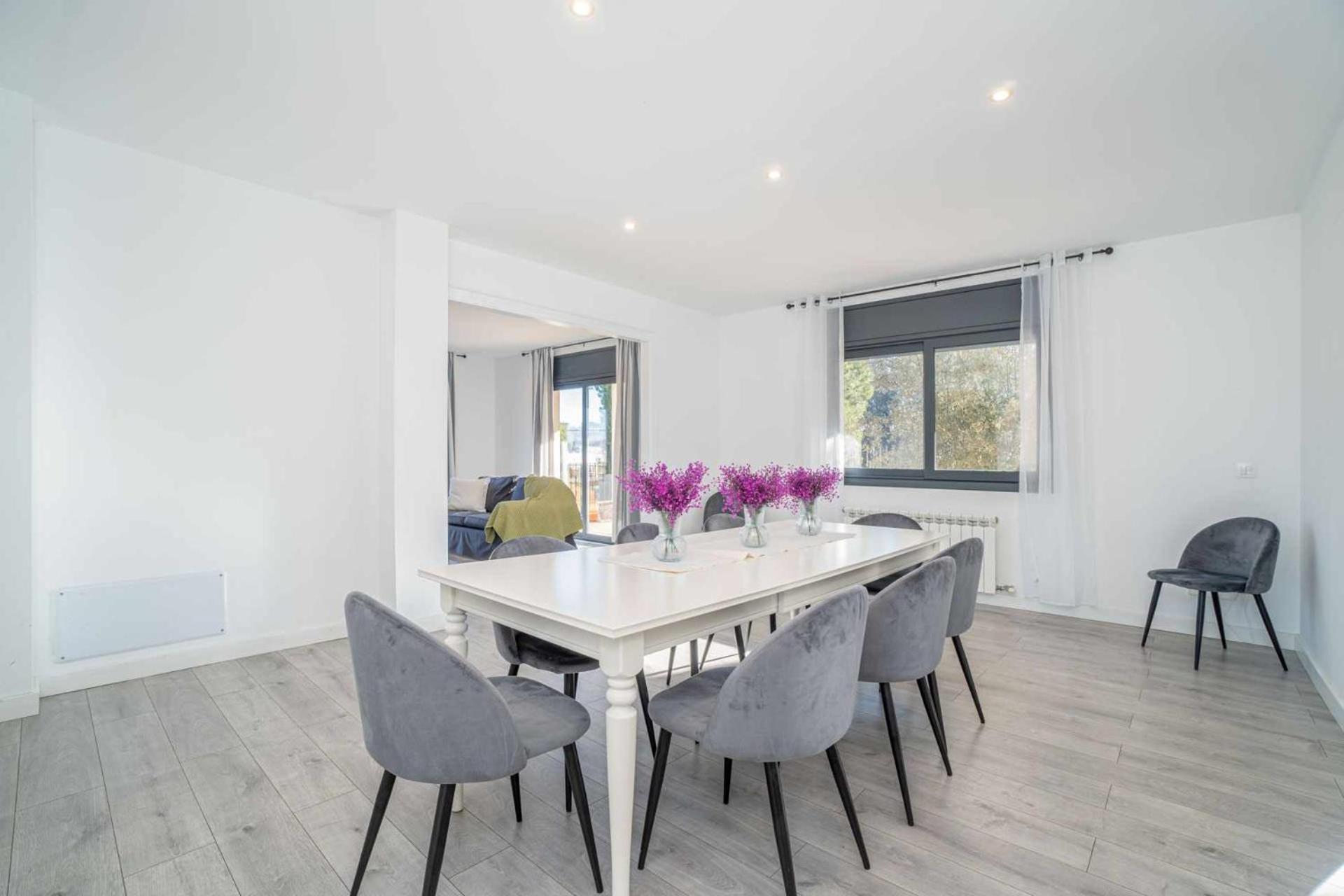 Jouvacations Villa Domenec Figueres  Bagian luar foto