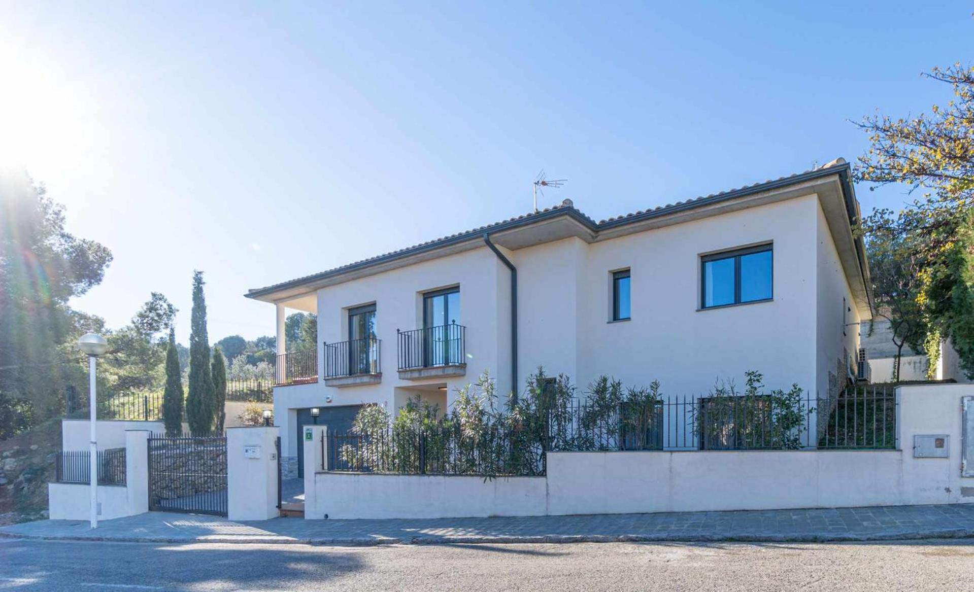 Jouvacations Villa Domenec Figueres  Bagian luar foto